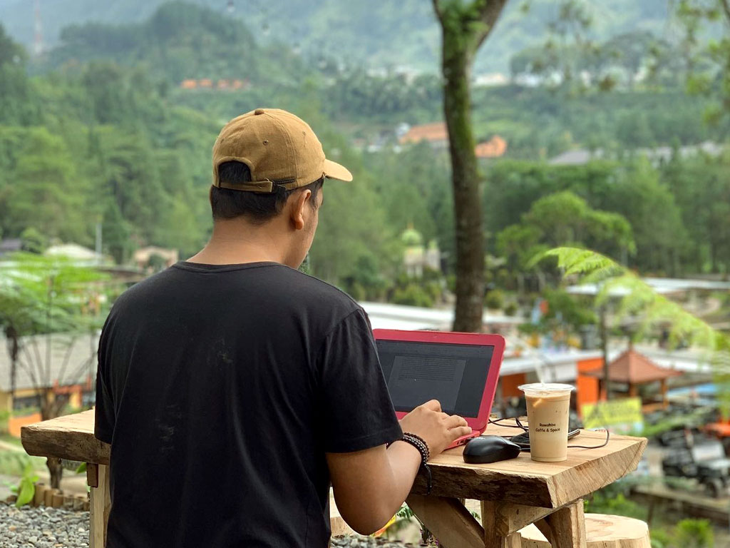Glamping Guci Garden Tegal — Wisata Air Panas Korean Aesthetic di Kawasan Guci