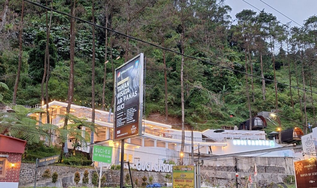 Cafe Guci Garden Tegal